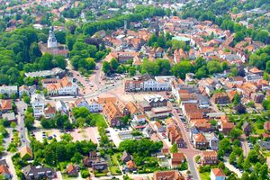Ausblick aus luftiger Höhe auf die Bereiche Kostverloren, Alter Markt und Altstadt