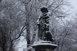 Fräulein Maria Denkmal Jever im Schnee